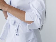 Жіночі медичні халати: як обрати ідеальний варіант для роботи та комфорту Жіночі-медичні-халати:-як-обрати-ідеальний-варіант-для-роботи-та-комфорту