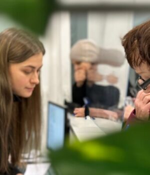 «Порушення-трудових-прав,-булінг-і-вилучення-дітей»:-з-чим-українці-звертаються-до-представниці-українського-омбудсмана.