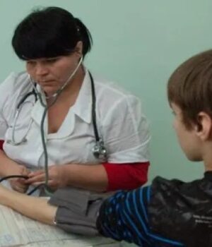 Шкільних-медсестер-у-Луцьку-можуть-вивести-зі-штату:-що-з-ними-буде