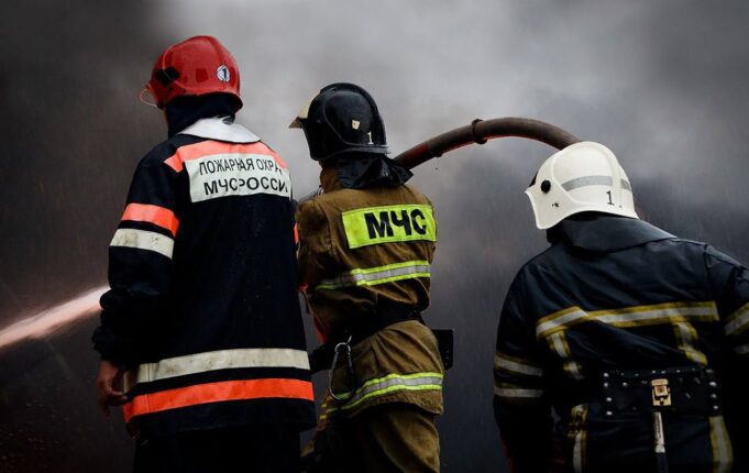 Вибухи та пожежа в окупованому Луганську 24 квітня В окупованому Луганську після вибухів спалахнула масштабна пожежа