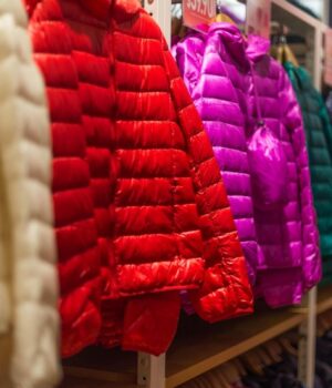 Буде,-як-новий:-експерти-дали-поради,-як-правильно-прати-зимову-куртку