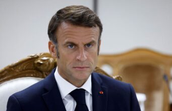 Макрон: Європа стикається з глобальними викликами від США та Китаю Макрон закликав Європу прокинутись через спільну позицію США, РФ та Китаю