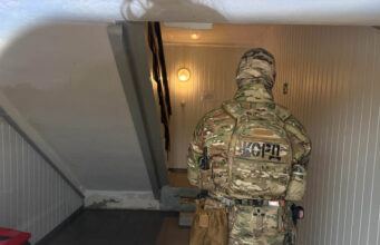 У Луцьку на комунальному підприємстві тривають обшуки через ймовірне зловживання владою для виїзду за кордон У-Луцьку-на-комунальному-підприємстві-тривають-обшуки-через-ймовірне-зловживання-владою-для-виїзду-за-кордон