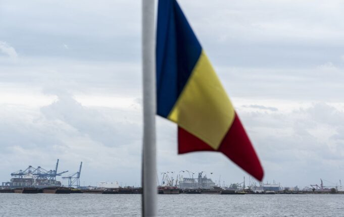 У Румунії виявлено уламки дронів після атаки Росії на Україну У Румунії під час атаки РФ на Україну впали уламки дронів, є пошкодження