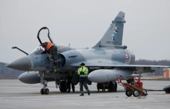 Франція показала підготовку українських пілотів до винищувачів Mirage 2000-5F Франція показала підготовку українських пілотів до винищувачів Mirage 2000-5F