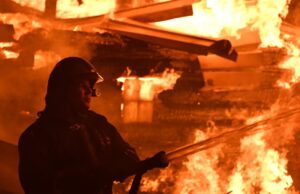 Атака безпілотників на Севастополь: пожежі та збиті дрони В окупованому Севастополі спалахнули пожежі після атаки дронів