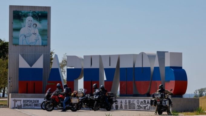 Росія посилює тиск на українців для повернення на окуповані території Конфіскація-житла-в-окупації-і-«фільтрація»-українців-у-«Шереметьєво»-–-кейси-«Донбас-sos»