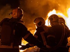 В Україні відзначили День захисників і захисниць Росіяни вдарили по Чернігову та пошкодили багатоповерхівку