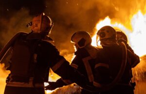 В Україні відзначили День захисників і захисниць Росіяни вдарили по Чернігову та пошкодили багатоповерхівку