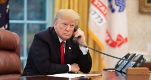 Трамп продовжує переговори з Путіним і Зеленським щодо завершення війни в Україні Трамп: я продовжую говорити з Путіним і Зеленським про завершення війни в Україні