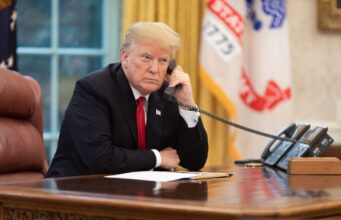 Трамп продовжує переговори з Путіним і Зеленським щодо завершення війни в Україні Трамп: я продовжую говорити з Путіним і Зеленським про завершення війни в Україні