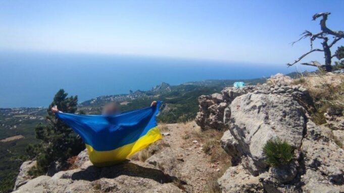 Розслідування про рухи опору в Україні: фінансування, безпека та відповідальність «Жовта-стрічка»,-західні-гроші-й-безпека-активістів:-реакції-на-розслідування-kyiv-independent