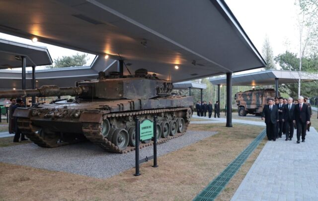 У Північній Кореї відкрили музей із захопленою українською технікою Кім Чен Ин відкрив у КНДР музей із “трофейною” технікою ЗСУ (фото)