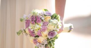 Родичка під час весілля облила наречену чорною фарбою: вона шокувала причиною свого вчинку (фото) Родичка-під-час-весілля-облила-наречену-чорною-фарбою:-вона-шокувала-причиною-свого-вчинку-(фото)