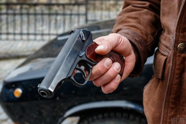 Як готуватимуть єдиний закон про зброю для цивільних: глава МВС розкрив деталі Як-готуватимуть-єдиний-закон-про-зброю-для-цивільних:-глава-МВС-розкрив-деталі