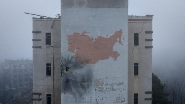 Російські війська активізують наступ на фронті в Україні Армія-РФ-прорвалася-до-Костянтинівки-зі-сходу.-Сирський:-противник-просунувся-по-всьому-фронту