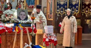 Прощання з полеглим захисником Сергієм Смоляруком у Нововолинську У-Нововолинську-попрощалися-із-воїном-Сергієм-Смоляруком