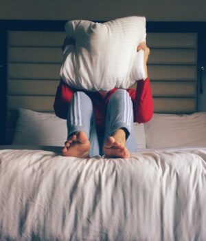 Як-налагодити-сон-людям-за-50-років:-експерти-дали-6-корисних-порад