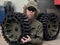 Волонтер Руслан Хакімов під загрозою депортації з України до Росії Як-«винахідник-для-ЗСУ»-став-«нелегалом»-із-Росії,-де-«його-очікують-тортури-і-смерть»