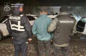 На Хмельниччині чоловіка заарештували за сексуальне насильство над падчеркою На-Хмельниччині-чоловіка-підозрюють-у-сексуальному-насильстві-над-11-річною-падчеркою