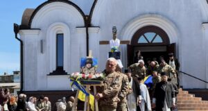 Прощання з воїном Сергієм Марчуком у Нововолинську Нововолинська-громада-провела-у-останню-земну-дорогу-Героя-Сергія-Марчука