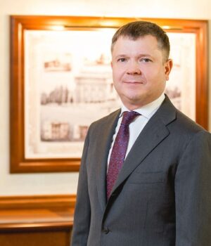 Суд дозволив заочне розслідування щодо Жеваго у справі банку “Фінанси та кредит”