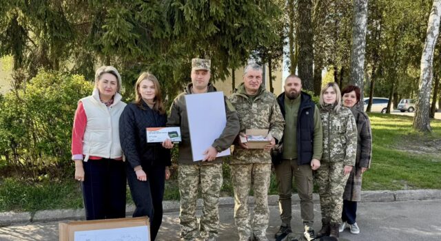 Нововолинська громада підтримала військових новим обладнанням Військовим-39-го-ЗРП-передали-обладнання,-придбане-за-кошти-«Великдень-фесту»
