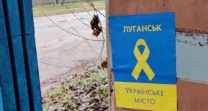 Обговорення безпеки акцій протесту в окупованих територіях України «Головне-–-зберегти-себе».-Колишній-учасник-українського-підпілля-про-ризики-і-вплив-опору-в-окупації