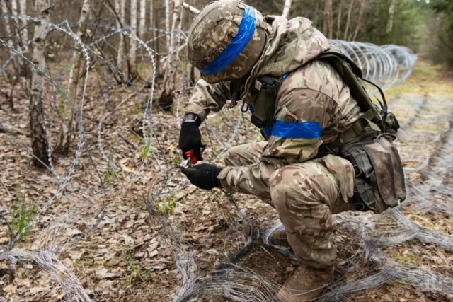 Оперативна інформація з фронту: 147 боїв та 5200 дронів за добу Ворог-здійснив-майже-150-атак-на-фронті-та-запустив-5-тис-дронів-–-Генштаб-про.