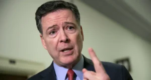 Ексдиректору ФБР Джеймсу Комі висунули нові звинувачення Ексдиректору-ФБР-Комі-знову-висунули-звинувачення-через-допис,-який-у-США-назвали-погрозою-Трампу