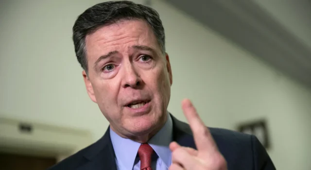 Ексдиректору ФБР Джеймсу Комі висунули нові звинувачення Ексдиректору-ФБР-Комі-знову-висунули-звинувачення-через-допис,-який-у-США-назвали-погрозою-Трампу