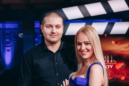 Зірка “Холостяка-13” Бєлєнь після пологів поскаржилася на самопочуття і показала чоловіка з донькою Зірка-“Холостяка-13”-Бєлєнь-після-пологів-поскаржилася-на-самопочуття-і-показала-чоловіка-з-донькою