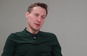Зірка “Кріпосної” розлучився з дружиною після 10 років шлюбу та назвав причину Зірка-“Кріпосної”-розлучився-з-дружиною-після-10-років-шлюбу-та-назвав-причину