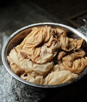 Чи потрібно-замочувати-одяг-перед-пранням:-експерти-розкрили,-коли-це дійсно-необхідно,-а коли-можна-обійтися-без-цього