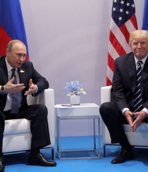 Путін-повідомив-Трампу-про-готовність-“оголосити-перемир’я-на-період-Дня-Перемоги”