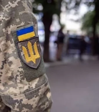 Співробітників ТЦК на Київщині затримали за підозрою в хабарництві Під-Києвом-співробітників-ТЦК,-ймовірно,-піймали-на-хабарі-В-обласному-ТЦК-кажуть,-що-розпочали-службове.