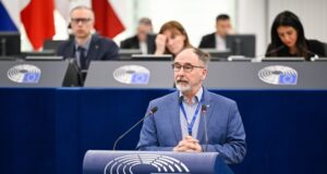 Європарламент підтримав створення Спецтрибуналу для розслідування агресії Росії проти України «Безкарність-–-кисень-для-диктатора».-Європарламент-хоче-суду-над-«архітекторами»-війни-проти-України