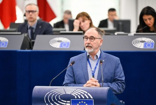 Європарламент підтримав створення Спецтрибуналу для розслідування агресії Росії проти України «Безкарність-–-кисень-для-диктатора».-Європарламент-хоче-суду-над-«архітекторами»-війни-проти-України