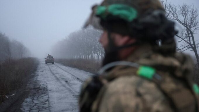 Посилення тиску армії РФ на Покровському напрямку: ситуація загострюється Донеччина-як-«кістка-в-горлі»-та-Луганщина,-про-яку-«Гугл»-все-пам’ятає-Цілі-РФ-і.