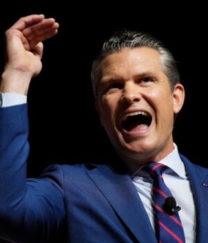 Допомогу у 400 мільйонів для України виділили “вже вчора”, – заява Гегсета