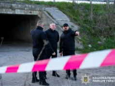 Стрілянина в Рівненській області: чоловік поранив військового та поліцейського під час перевірки документів На-Рівненщині-чоловік-з-автомата-стріляв-у-військових-ТЦК-і-поліцейського,-є-поранені,-стрілка-шукають.