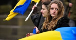 Опитування: українці очікують завершення війни до кінця 2026 року Українці очікують продовження війни ще на рік, але терпіння зменшується, – опитування