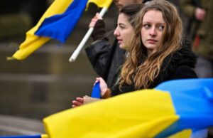 Опитування: українці очікують завершення війни до кінця 2026 року Українці очікують продовження війни ще на рік, але терпіння зменшується, – опитування