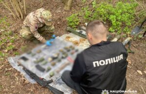 Масові обшуки на Волині та в інших областях: поліція вилучила цілий арсенал Масові-обшуки-на-Волині-та-в-інших-областях:-поліція-вилучила-цілий-арсенал