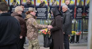 У Камені-Каширському нагородили ветеранів та вручили орден полеглого Героя його батькам У-Камені-Каширському-нагородили-ветеранів-та-вручили-орден-полеглого-Героя-його-батькам