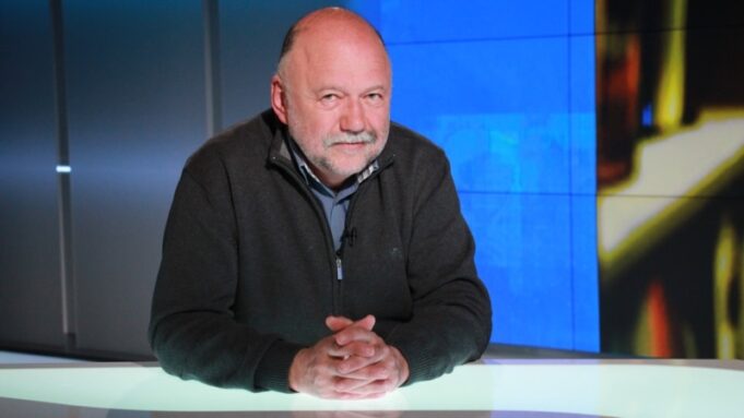 Андрій Курков: Україна як експортер військової допомоги та зменшення уваги до війни на Заході «Зачарованість-злом».-Андрій-Курков-про-російську-мову-в-українських-школах,-«кремлівського-кощея»-та-літературні-тренди