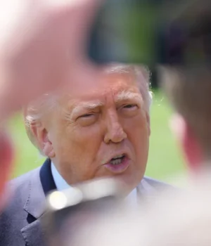 Трамп-фокусується-на-Ірані-–-Європа-та-Україна-діють-без-США-–-politico