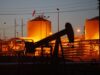 Іран скорочує видобуток нафти через блокаду США в Ормузькій протоці Іран почав скорочувати видобуток нафти через морську блокаду США, – Bloomberg