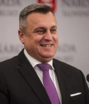 Соратник-Фіцо-розкритикував-прем'єра-Словаччини-за-підтримку-вступу-України-в-ЄС