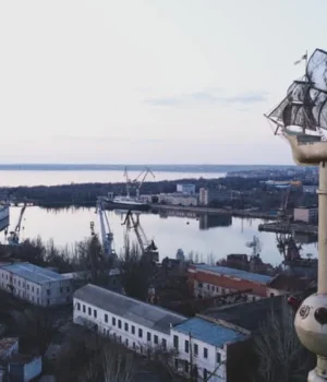 Ворог-атакував-Миколаїв-балістикою,-двоє-людей-постраждали